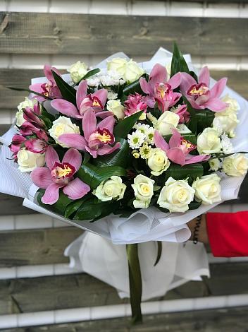 Букет цветов из: Розы и Хризантемы в Крапивна