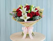 Букет цветов из:  Лилии и Розы в Крапивна