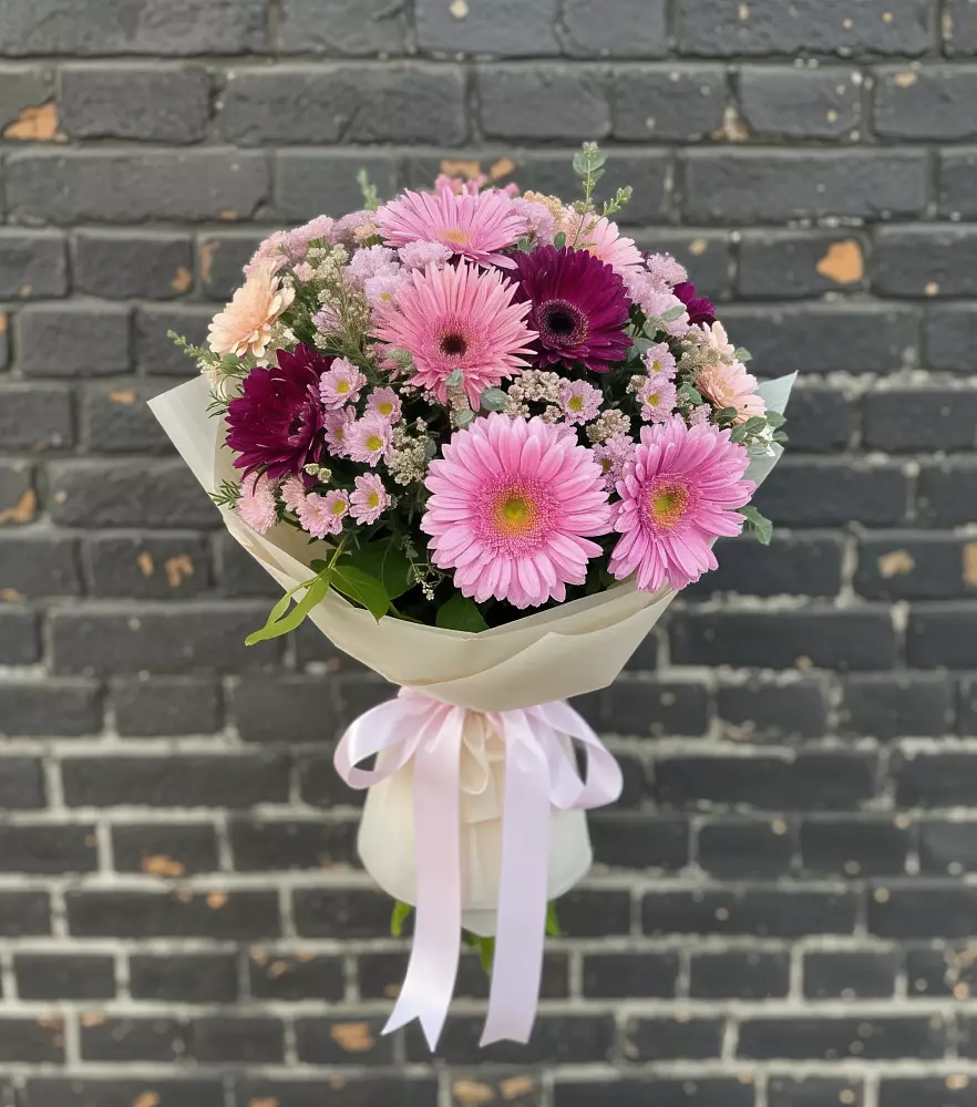 Букет цветов из: Герберы и Хризантемы в Крапивна