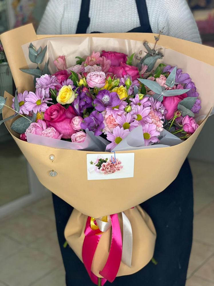 Букет цветов из: Хризантемы, Гвоздики и Альстромерии в Крапивна