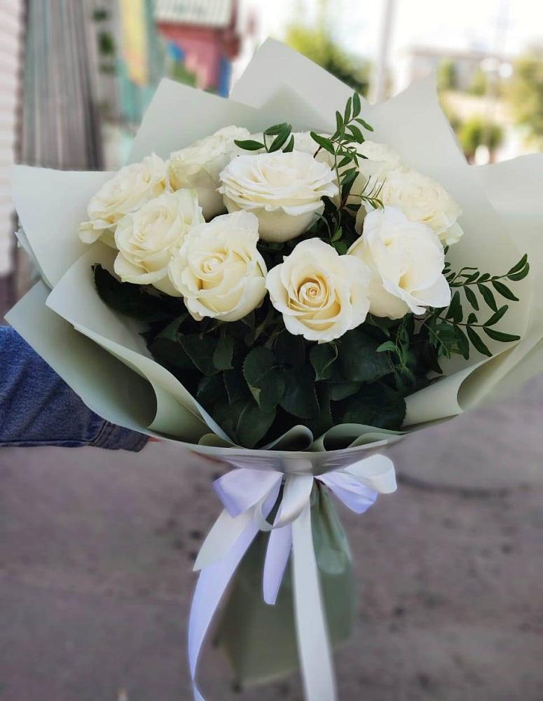 Букет Белые розы Проуд в Крапивна