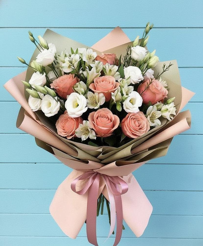 Букет цветов из: Розы, Альстромерии и Лизиантусы в Крапивна