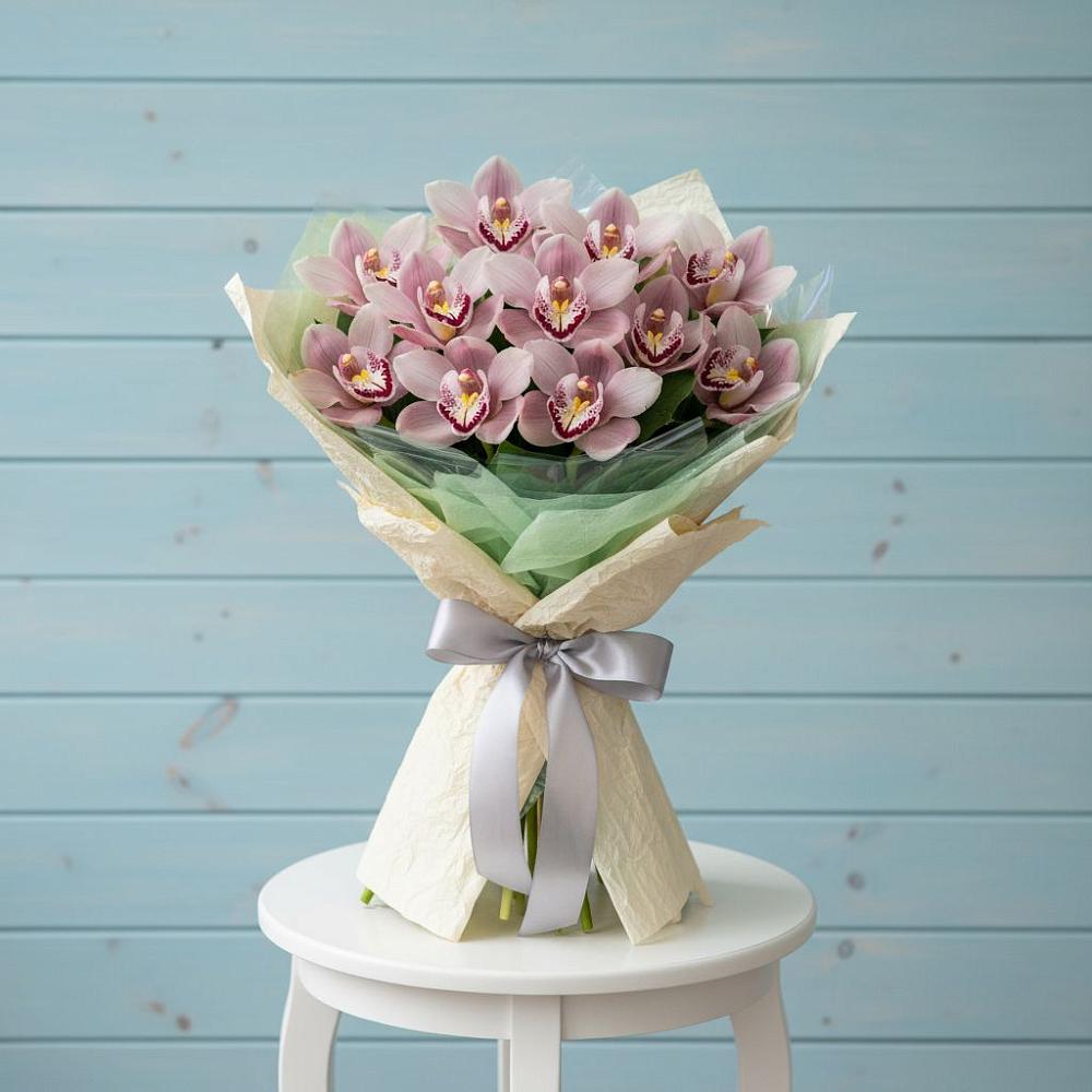 Букет цветов из: Орхидеи и Розы в Крапивна