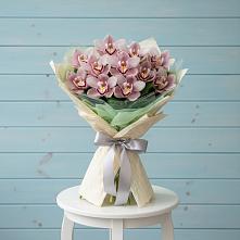 Букет цветов из:  Орхидеи и Розы в Крапивна