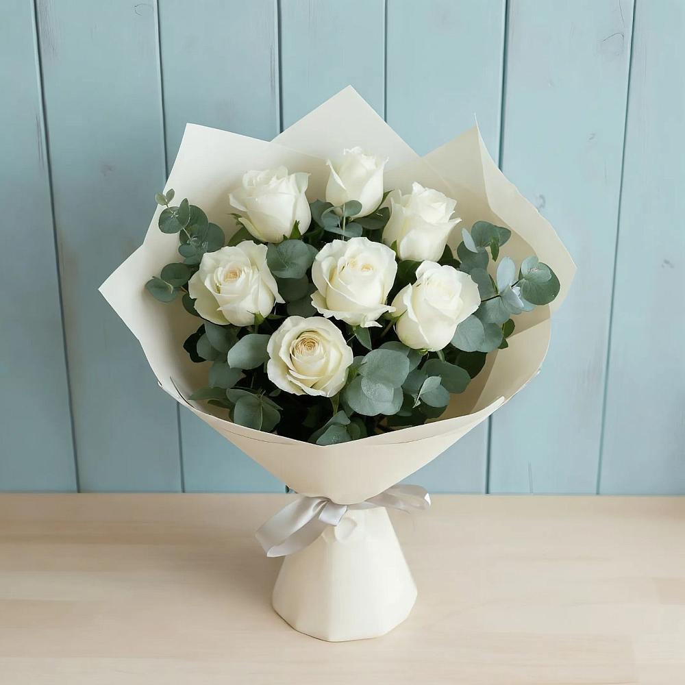 Букет Белые розы в Эвкалипте в Крапивна