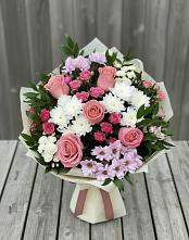 Букет цветов из:  Альстромерии, Гвоздики, Розы и Хризантемы в Крапивна