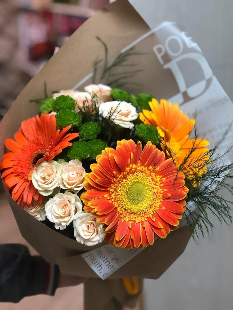 Букет цветов из: Герберы, Хризантемы и Розы в Крапивна