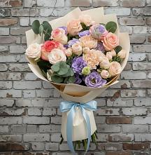 Букет цветов из:  Розы, Лизиантусы и Гвоздики #REPLACE_PRED# Крапивна